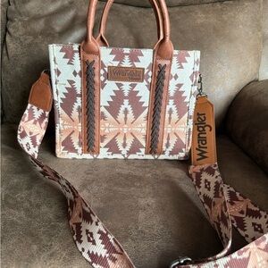 Wrangler Tan and Cream Geometric Tote